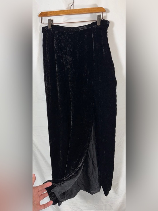 Donna Karan Dresses & Skirts - VINTAGE Donna Karan Essentials Black Velvet Long Skirt Size 4/6 High Waisted